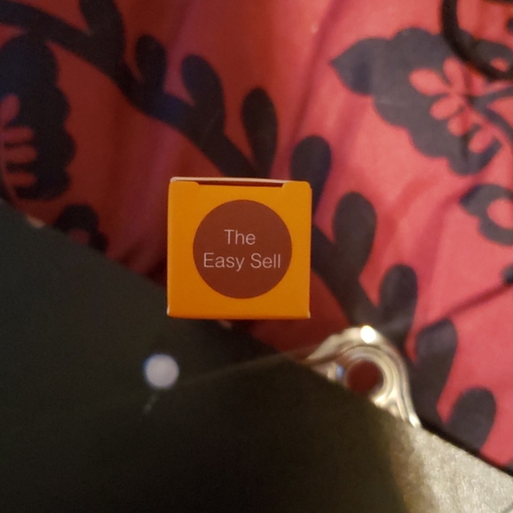 Velvet Liquid Lipstick - Picture 3 of 3